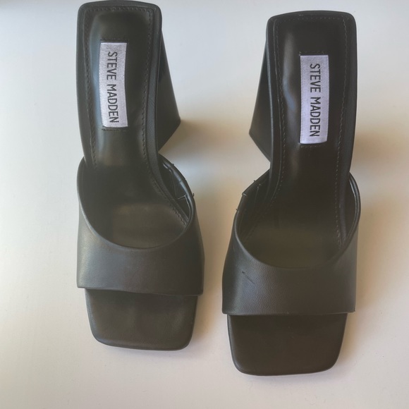 Steve Madden Mule /Slides Heels - Twists - Picture 2 of 7